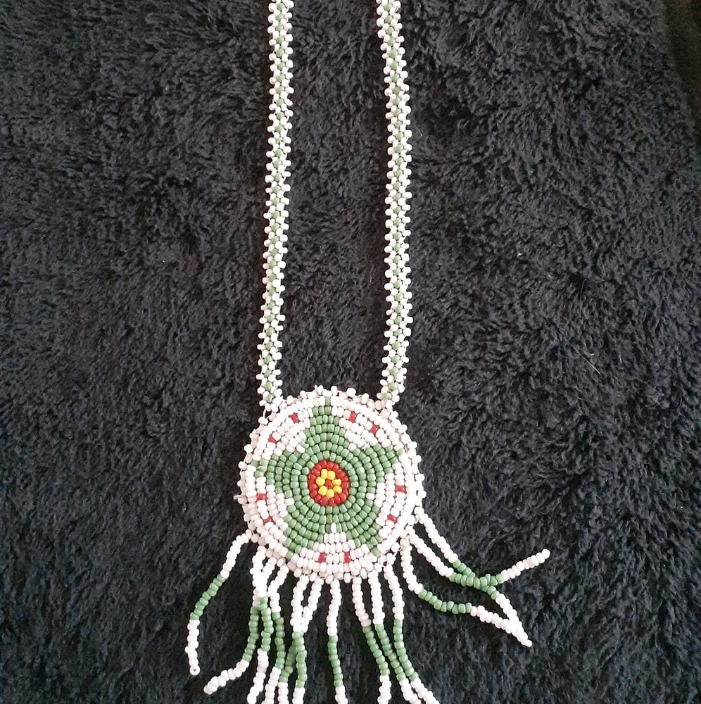 Western look beaded necklace